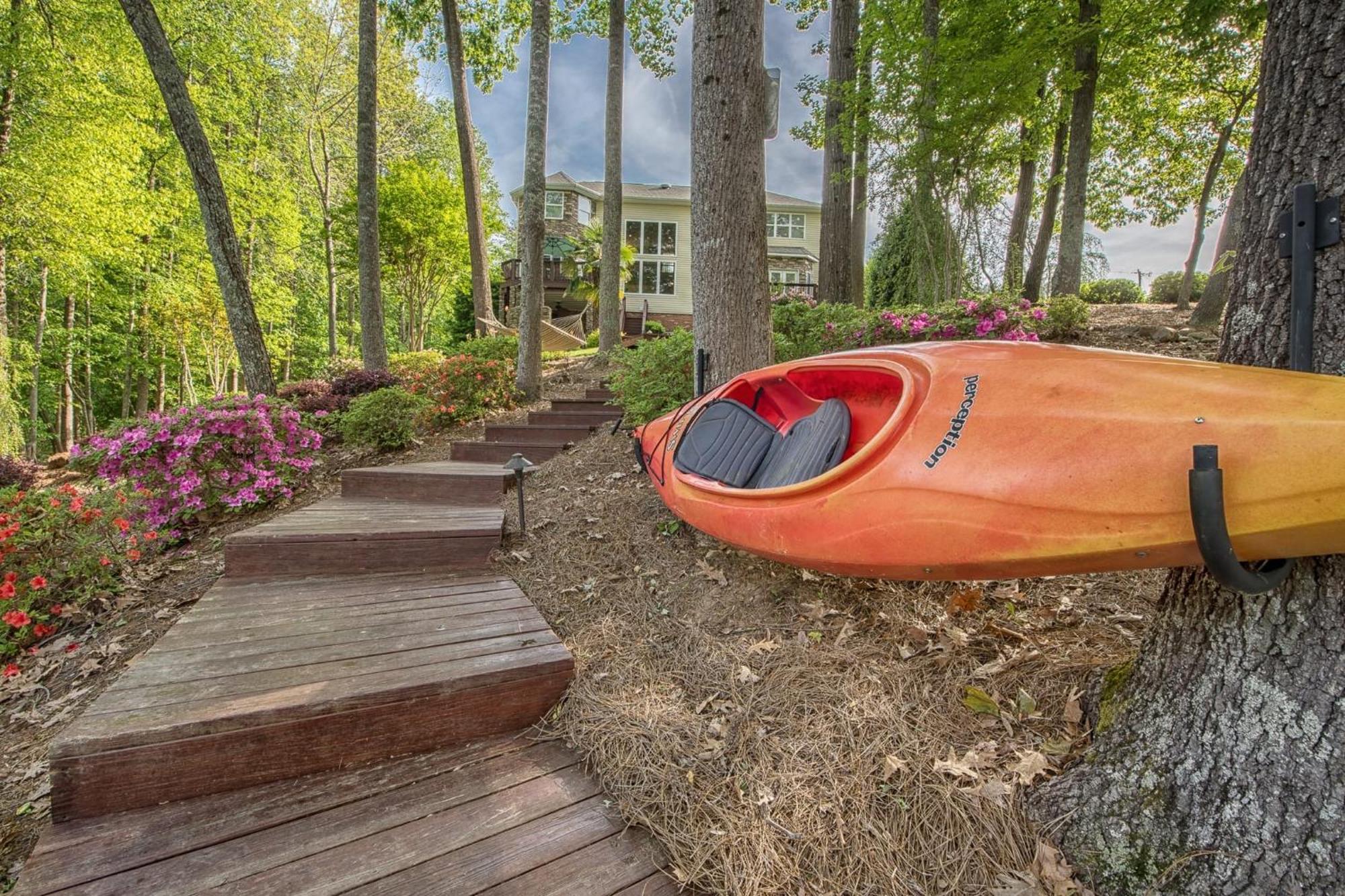 Lakeside Landing By Avantstay Private Dock Mooresville Esterno foto